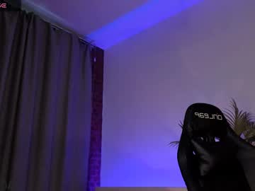 couple
        alice_leey cam image #4778699