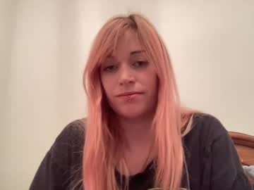 girl
        gemmyrosee cam image #5303457