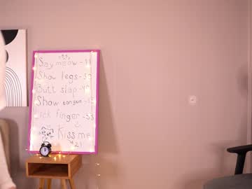 girl
        oliviavilolobos cam image #4390424