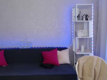 girl
        ellyloy cam image #193121