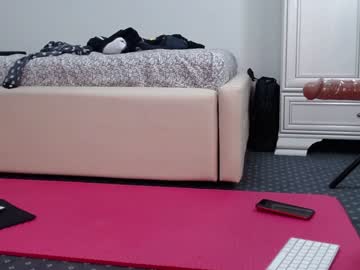 girl
        carmela_fox cam image #253538