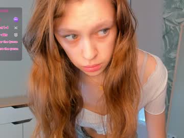 girl
        cwenhardey cam image #5754391