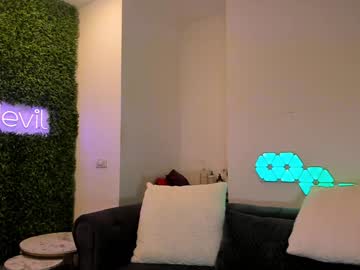girl
        hotfallingdevil cam image #5560705
