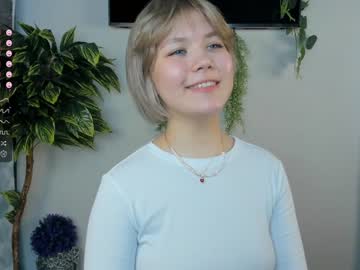 girl
        jettabayse cam image #3463527