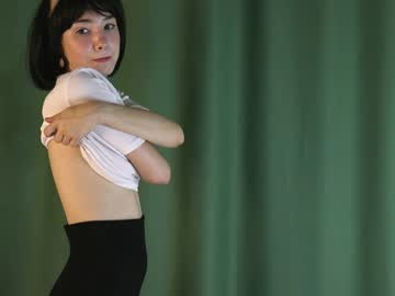 girl
        1thour cam image #4831438