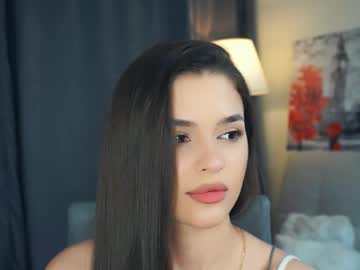 girl
        zarabeamer cam image #6770963