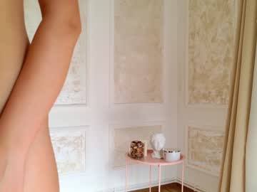 girl
        rennatha21 cam image #4535157