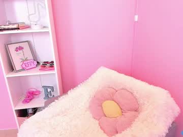 girl
        little_effy18_ cam image #6390023