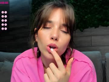 girl
        selfish_ashley cam image #275223
