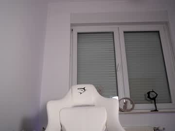 girl
        aria_diaz cam image #3386443