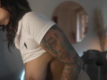 girl
        tattoo_ninja_kitty cam image #4449381