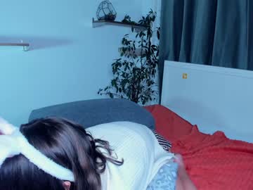 girl
        _night_moon_ cam image #3069904