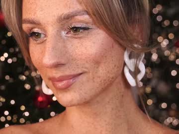 girl
        artease cam image #5792372