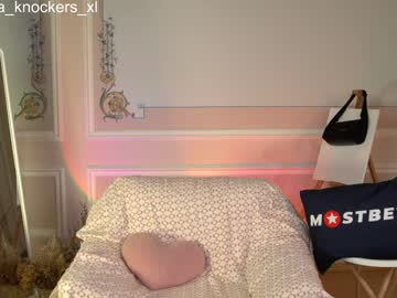 girl
        ella_knockers_xl cam image #5684605