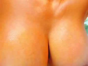 girl
        wowevawow cam image #403613