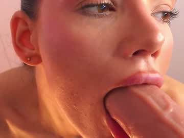 girl
        nina_yv cam image #5905891