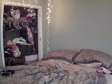 couple
        meatwad0221 cam image #146022