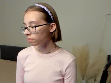 girl
        jodychurchwell cam image #4204047