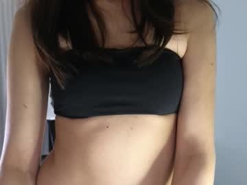 girl
        juliabeng1 cam image #6158607