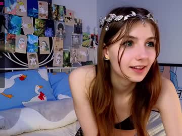 girl
        cute_fox_girl cam image #3795135