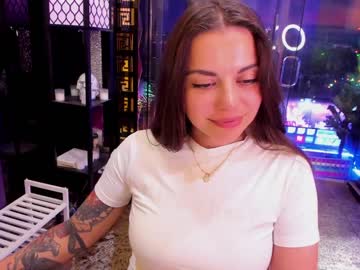 girl
        alma_pearl cam image #1890463