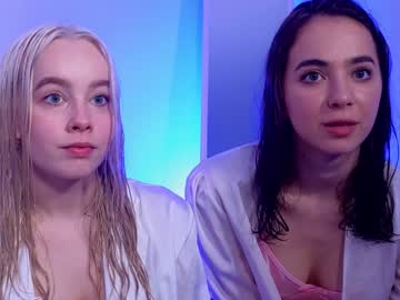 girl
        judy_luss cam image #2052220