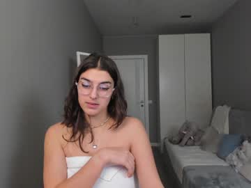girl
        lynn_jackson cam image #3808538