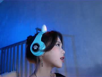 girl
        juliabeng1 cam image #814144