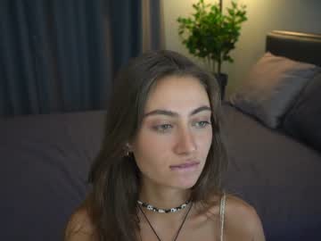 girl
        tessarosse_ cam image #2329878