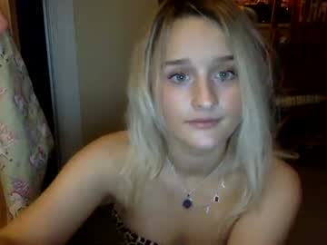 couple
        kittyndaddy757458 cam image #3318802
