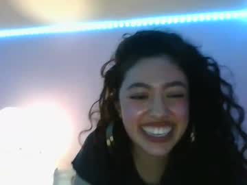girl
        savinajade cam image #401519