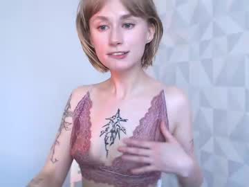 girl
        love_freya cam image #1223866