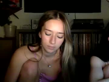 girl
        avababexoxoxo cam image #1308539