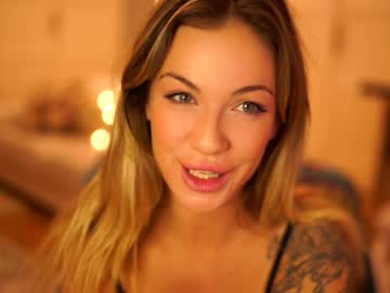 girl
        melodymate cam image #4370398