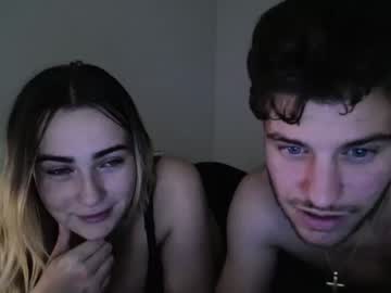 couple
        wentbrokeonstrippers cam image #4210275