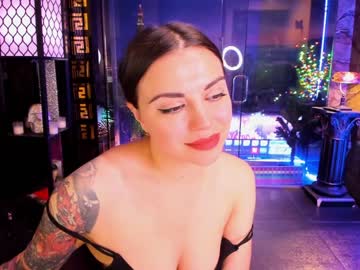 girl
        alma_pearl cam image #1049651