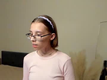 girl
        jodychurchwell cam image #4206669