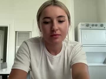 girl
        lilamarie24 cam image #4660934