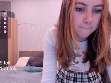 girl
        emily_siu cam image #3666788