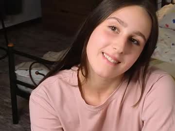 girl
        missy_pics cam image #6895640