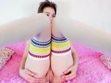 girl
        kaylaa_fox cam image #3700477
