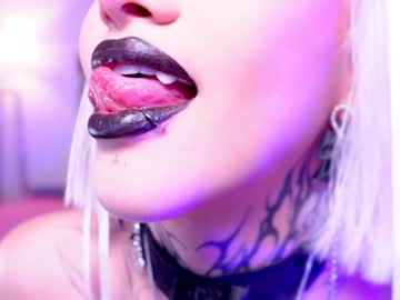 girl
        goth_dolll cam image #3109169