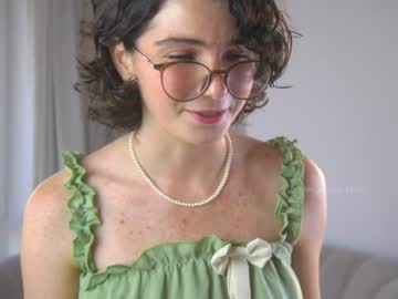 girl
        you_fell_in_love cam image #5067170