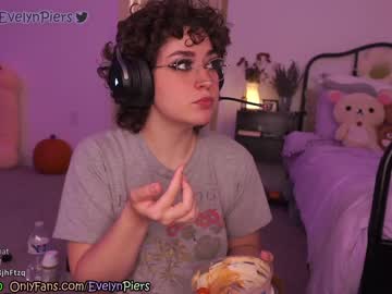 girl
        evelynpiers cam image #4627