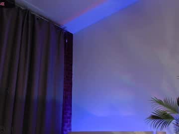 couple
        alice_leey cam image #4865131