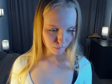 girl
        may_wow cam image #3096784