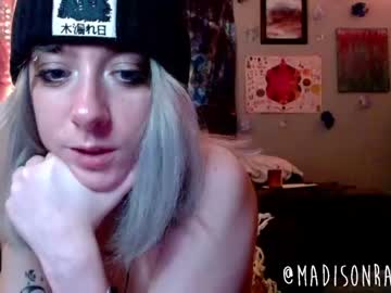 girl
        madisonravenwood cam image #1054851