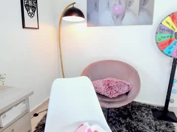 girl
        missniley cam image #2165739