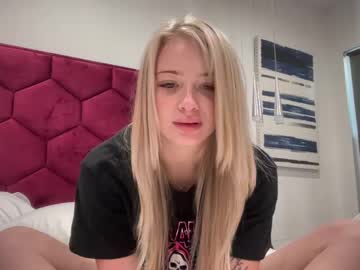 girl
        lillyveritas cam image #5485913