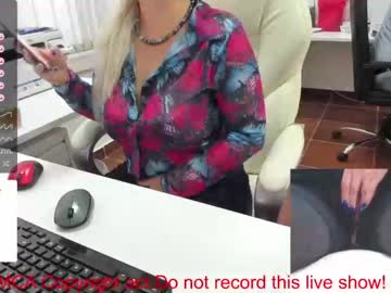 couple
        milf_viktoria cam image #2451675